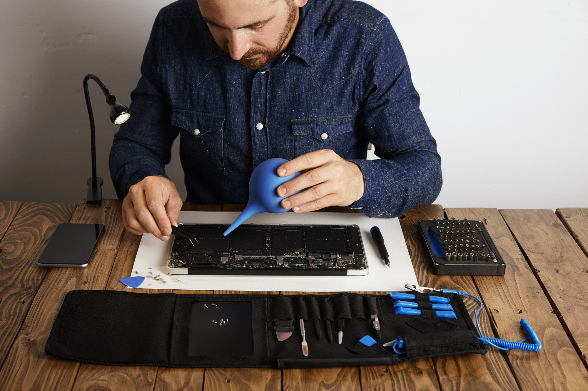 How to Replace Your Laptop Battery: A Step-by-Step Guide